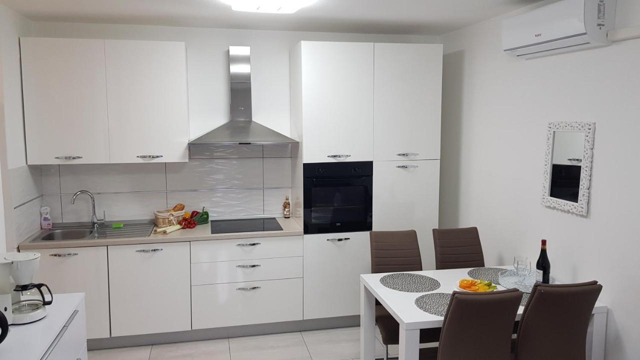 Apartman Ivan Senj  Eksteriør billede